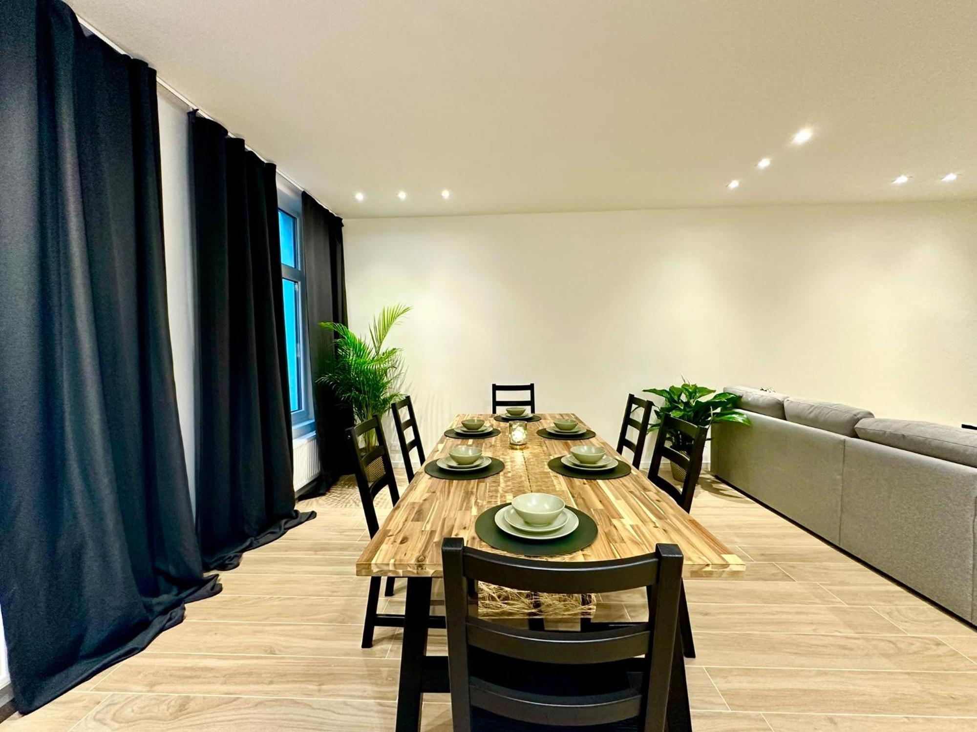 Luxury Park By Rikas Apartment *