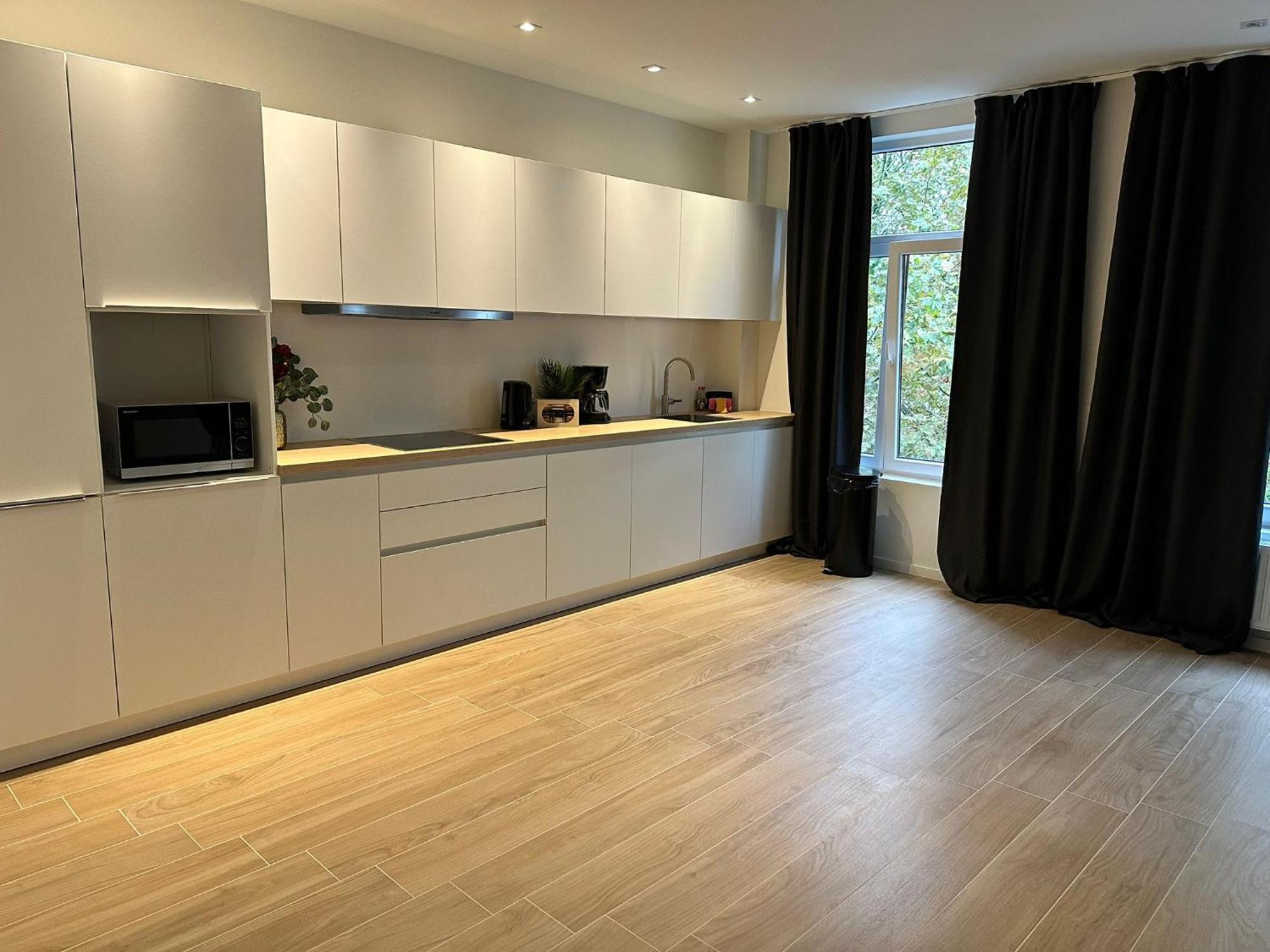 Luxury Park By Rikas Apartment *