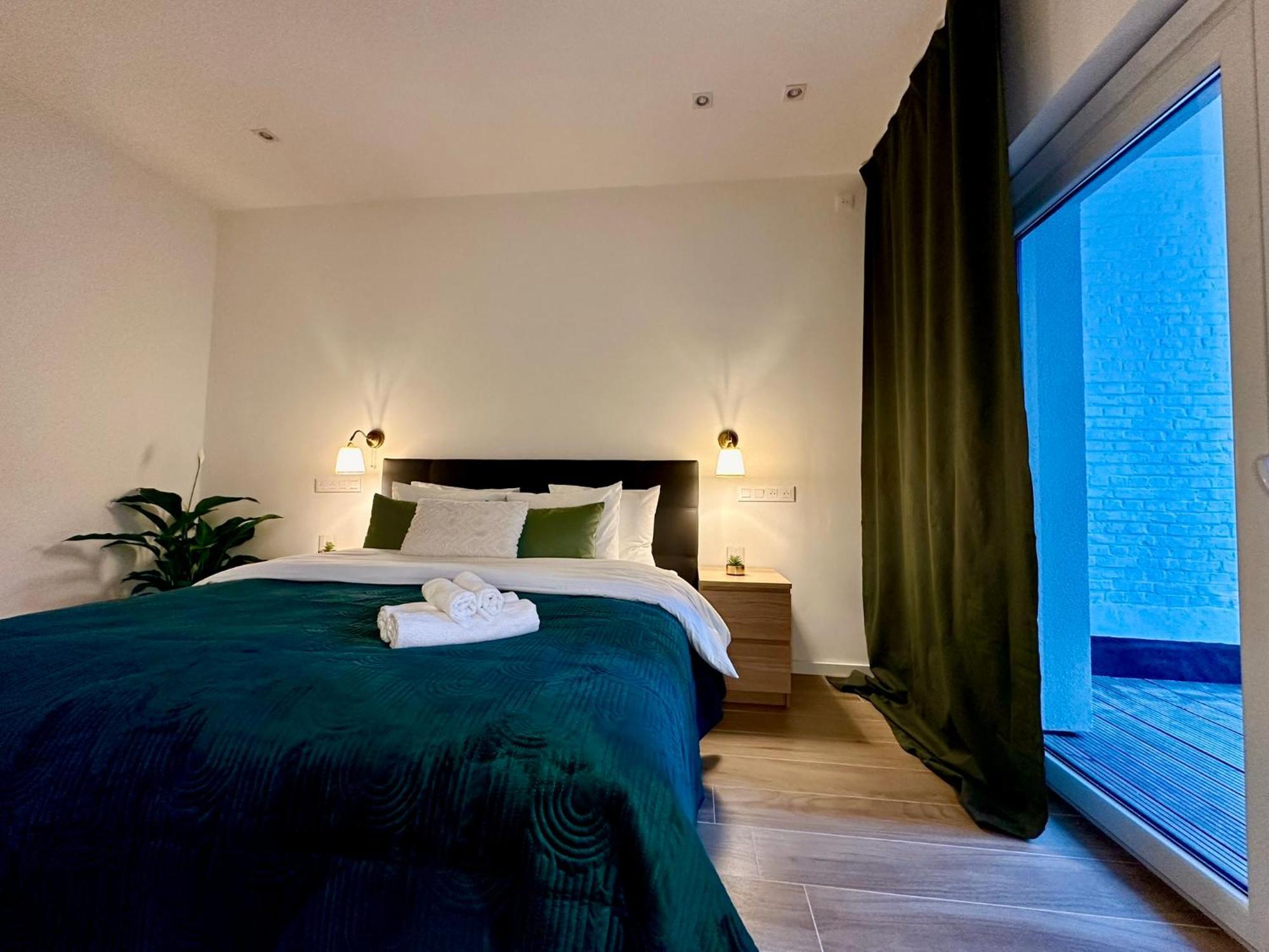 Luxury Park By Rikas Apartment *