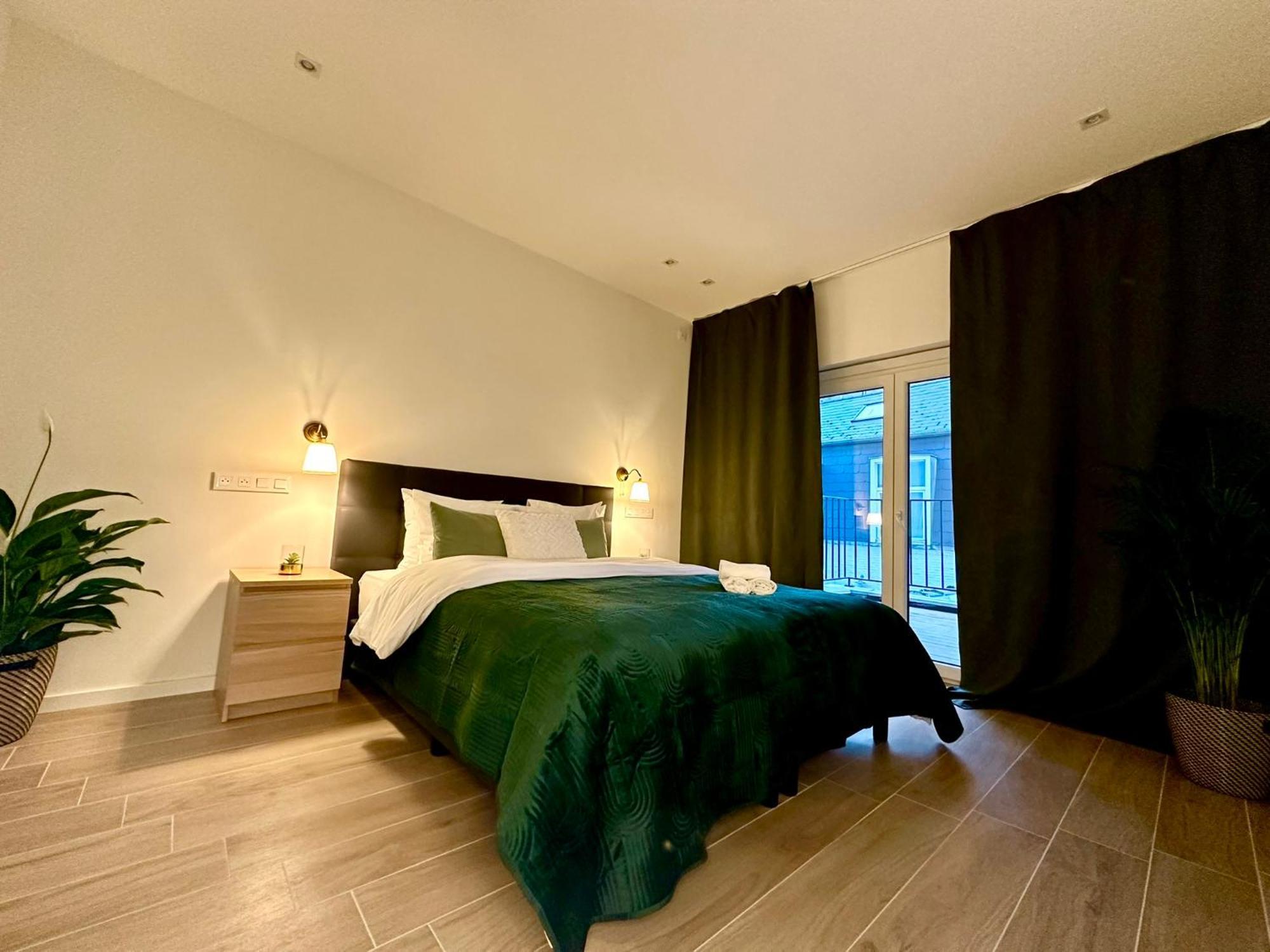 Luxury Park By Rikas Apartment *